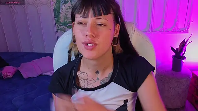 _sharlotte777 webcam