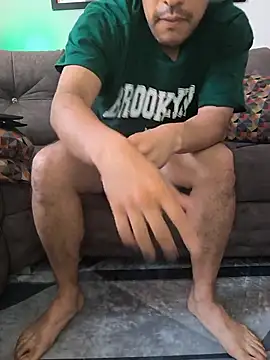 sackboy26 (M young) - show ass play finger