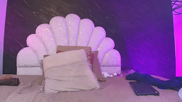_MiaBrown_ webcam