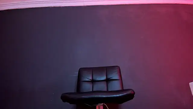 Boss_Domiinator webcam