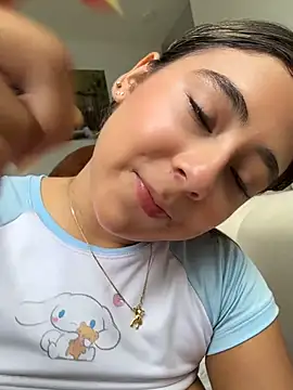 MelodyRey__ webcam