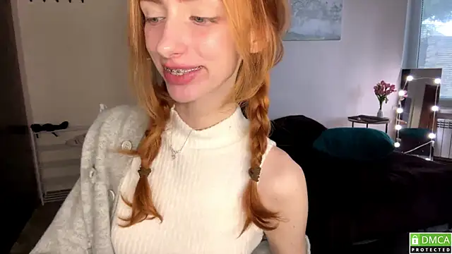 AliceServanica webcam