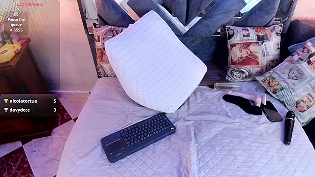 annie_vega17_ webcam