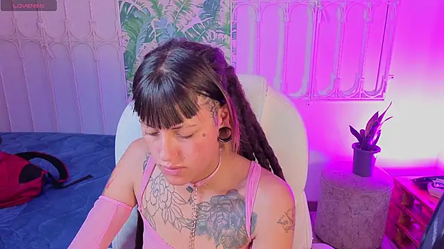 _sharlotte777 webcam
