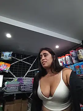 MissNyraSecret webcam
