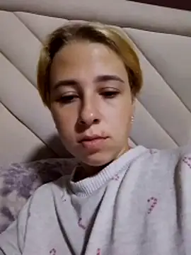 Gussie_Bridie webcam