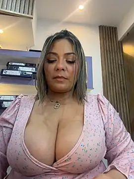  isabella_horney_ chat room