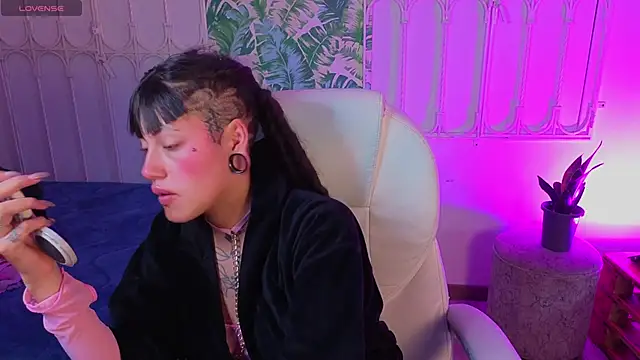 _sharlotte777 webcam