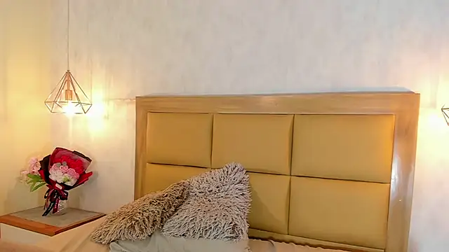 MEREDITHBENSON webcam