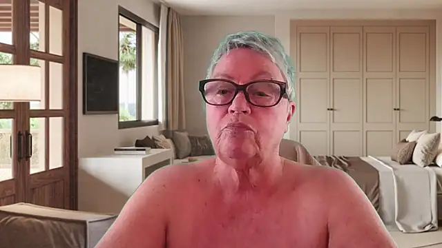 Mystery-Grandmother webcam