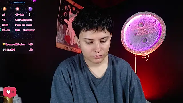 girl_intense444 webcam