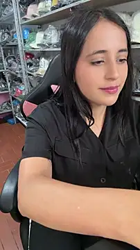 GiaDuque webcam