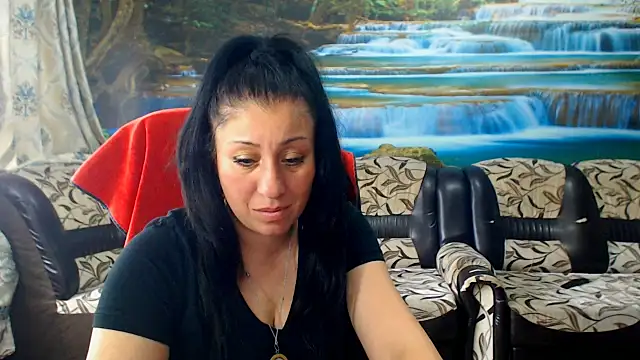 MoistMady webcam