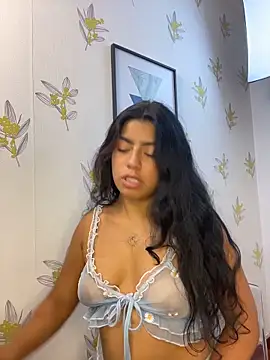 Laia_white webcam