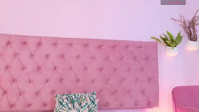 Emely_Deluxe webcam