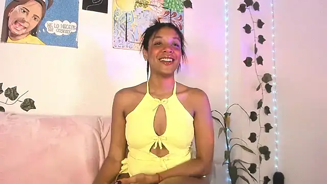 ElectraaJoness webcam