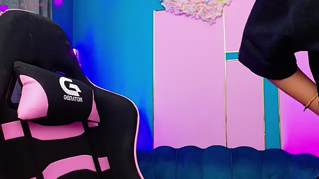 AriannaSins webcam