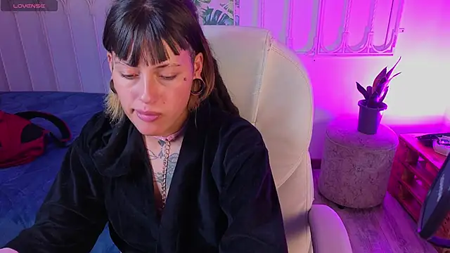 _sharlotte777 webcam