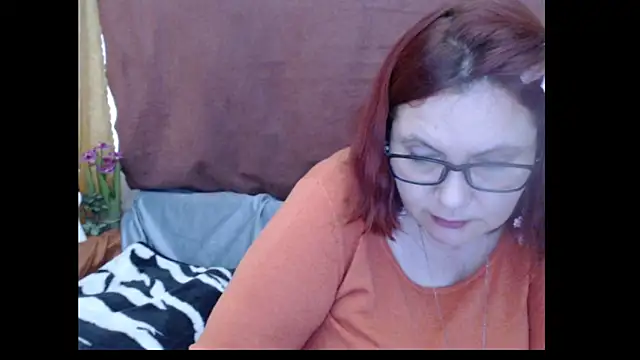 PlayfullMature webcam