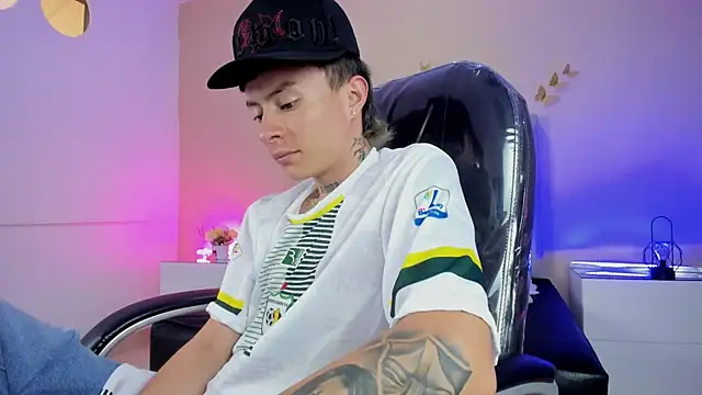 Nascary_Fox webcam