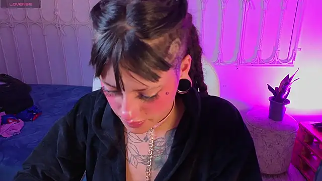 _sharlotte777 webcam