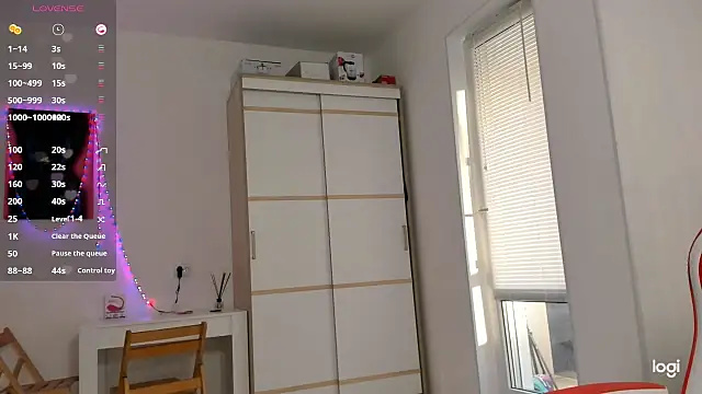 HotCarolineXO webcam