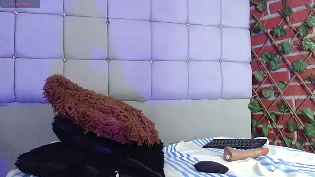 charlotte_brawn webcam