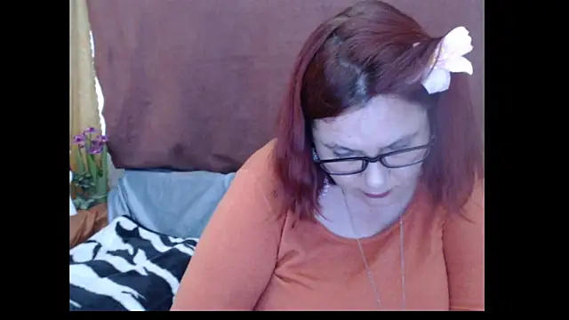 PlayfullMature webcam