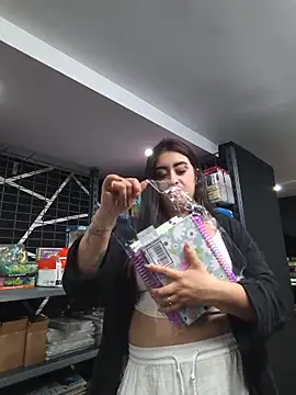 MissNyraSecret webcam