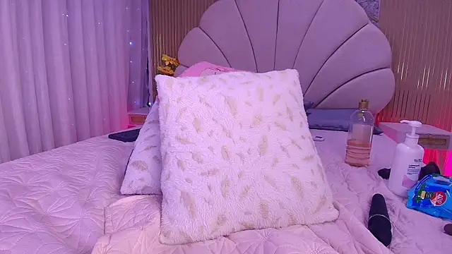 aisha_sh webcam