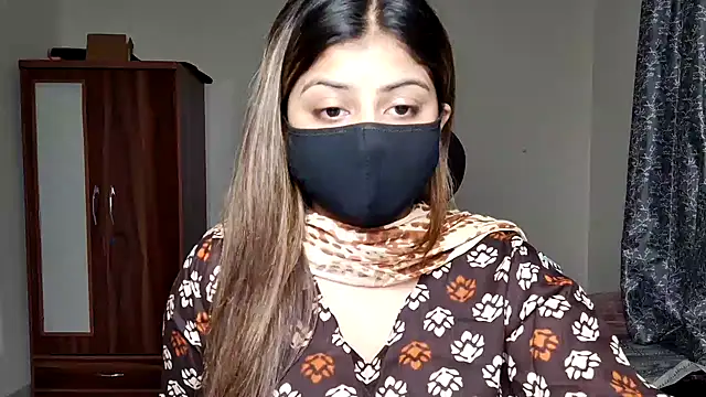 Hot-Shivangi