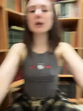  Dina_Tease chat room