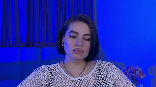 adrianatoress - AdrianaToress's free webcam