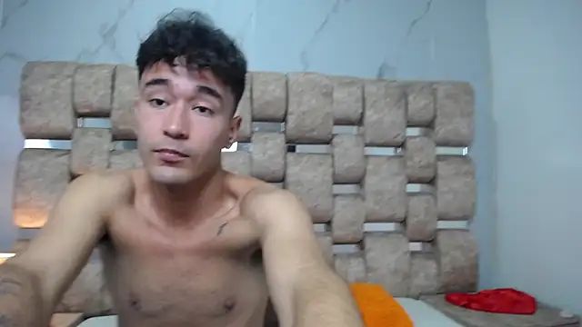 KathyAiden webcam