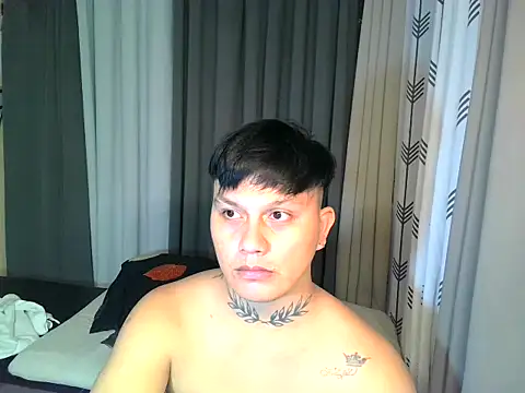 Ashtonfuckingboi webcam