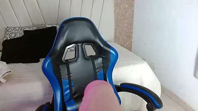 AliceSmity__ webcam