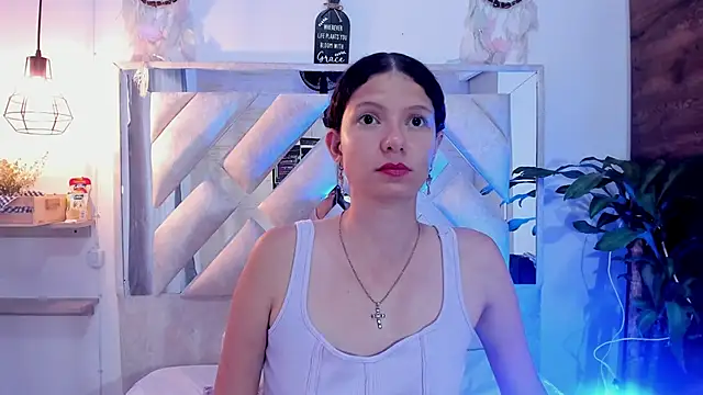sofy_bonnet1 webcam