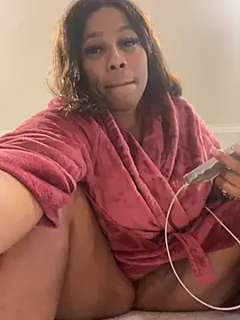 CurvyDesire1 webcam