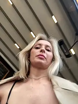 VikaBunny1 live sex cam