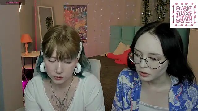 Elira_Vane webcam