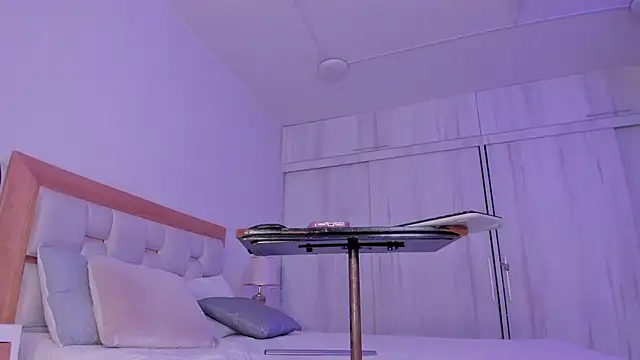 mia_hank webcam