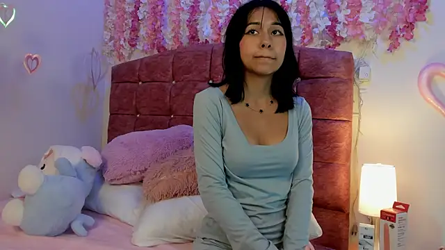 Naomy_Bloom webcam