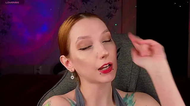 Vamp_Mila webcam