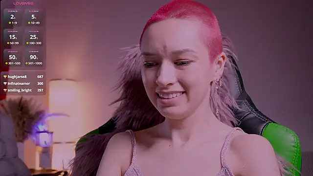 YourDarlingVivian webcam