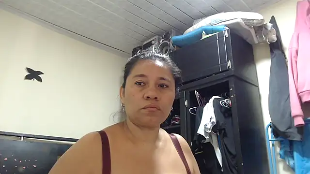 adrixxx38 webcam