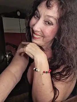 GypsyEsmeralda webcam