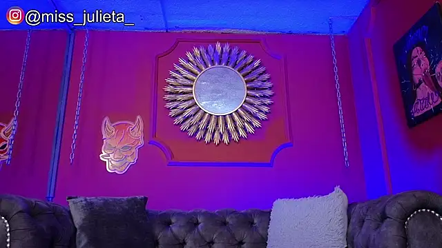 Julieta_Russell webcam