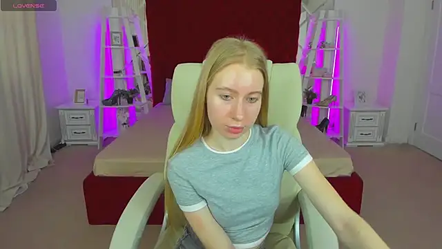Alina_Blonde webcam
