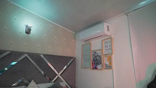 AlinnaJohnson webcam
