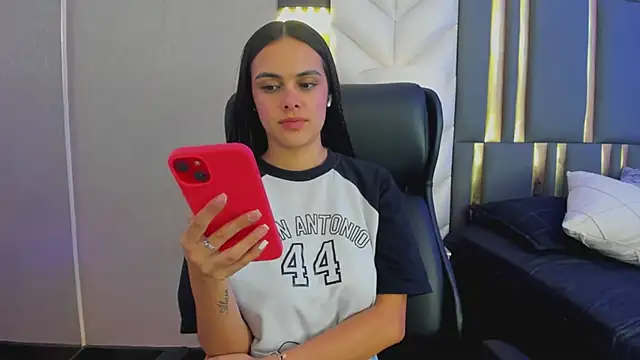 ChloeHarper_ webcam